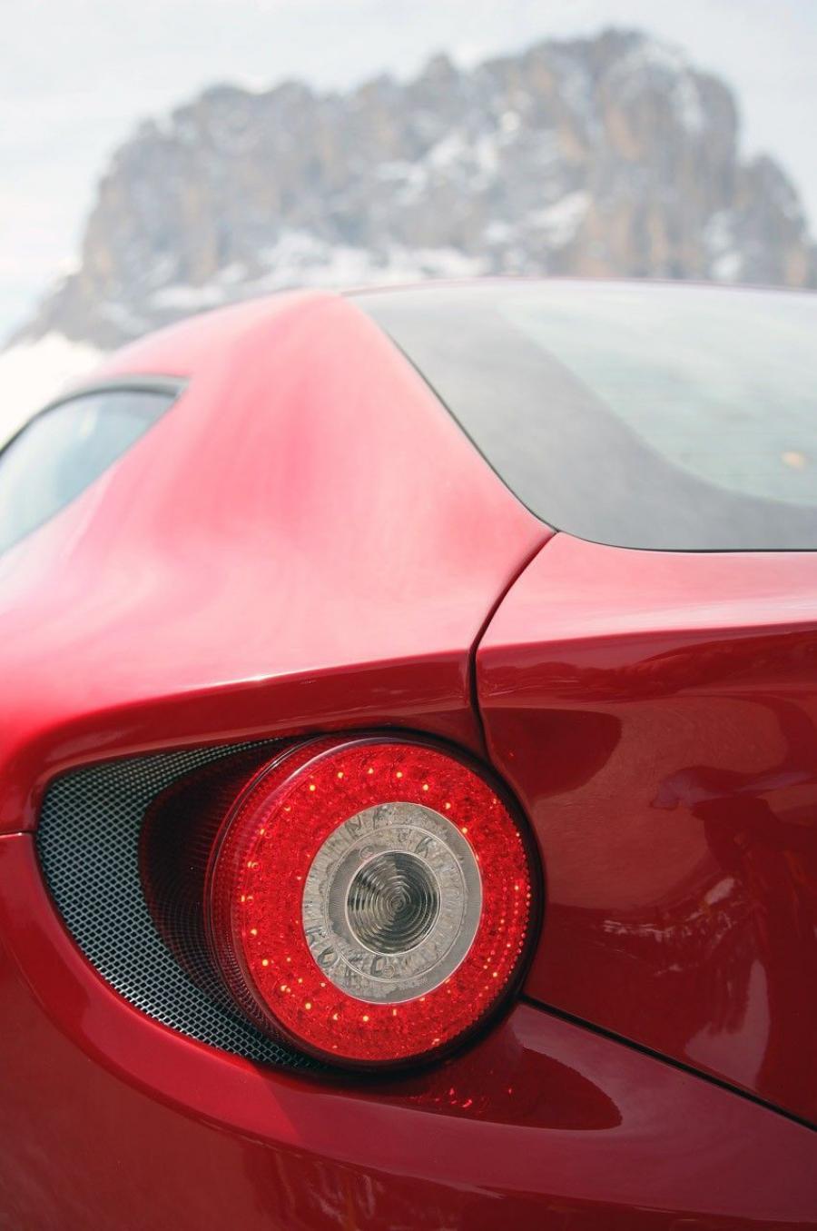  Ferrari FF 2011 года  (фото 145 из 195)
